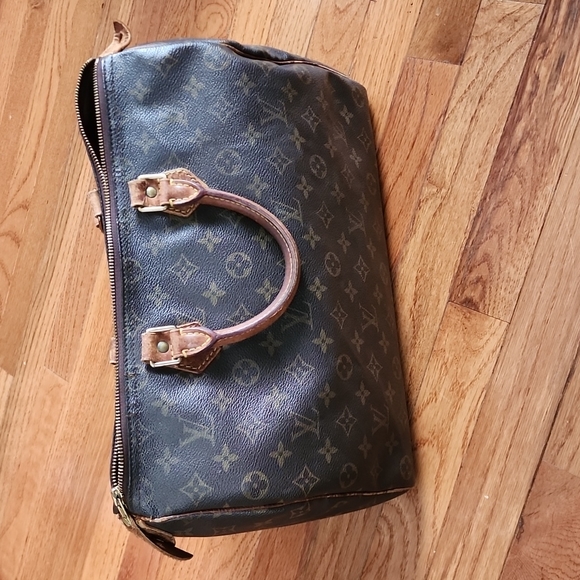 Louis Vuitton Handbags - Louis Vuitton Speedy 35